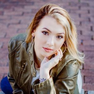 Meet your Posher, Natalie